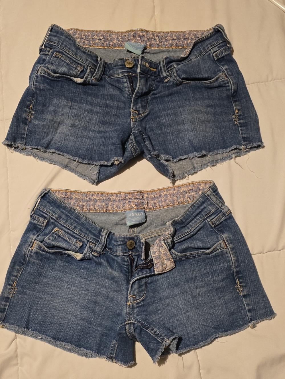 Old Navy Women's Blue Distressed Denim Cutoff Shorts